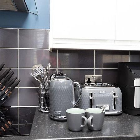 Lavish 2Bed Apartment In The Heart Of Birkenhead Kültér fotó